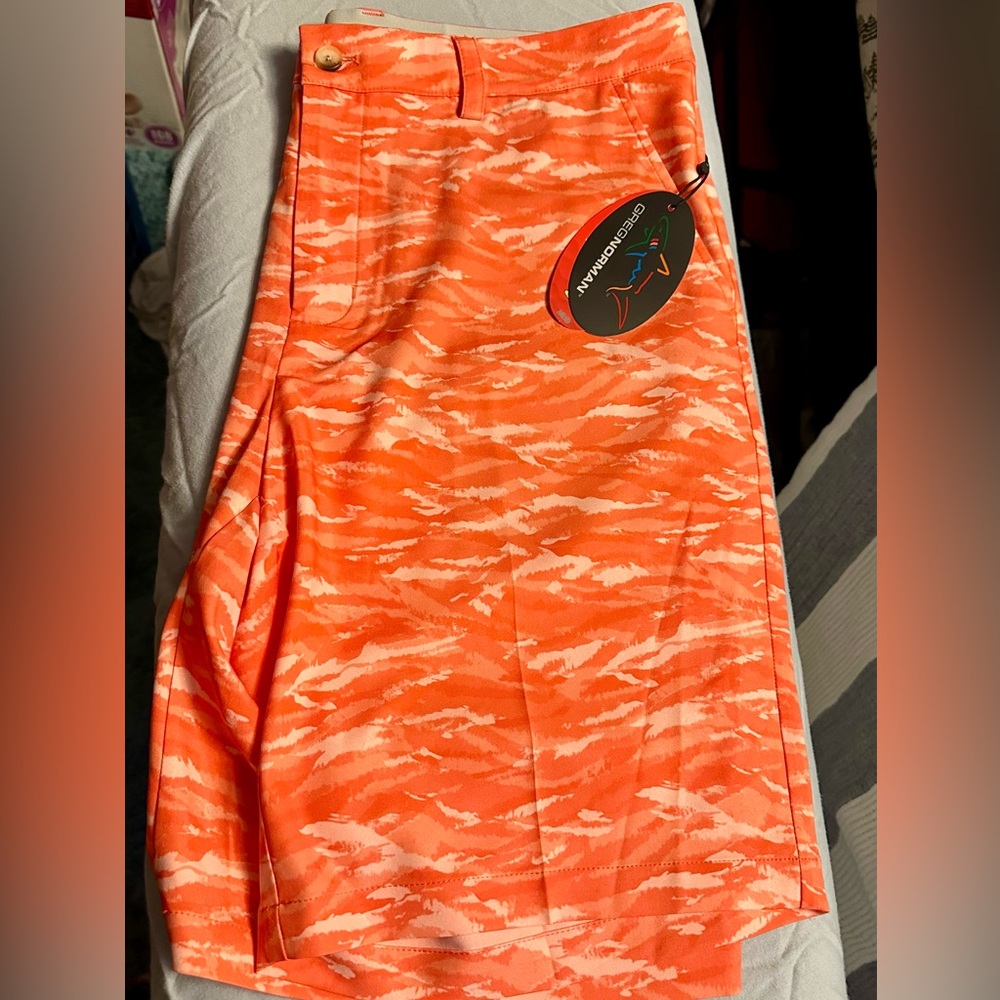 Men’s Greg Norman Golf Short NWT